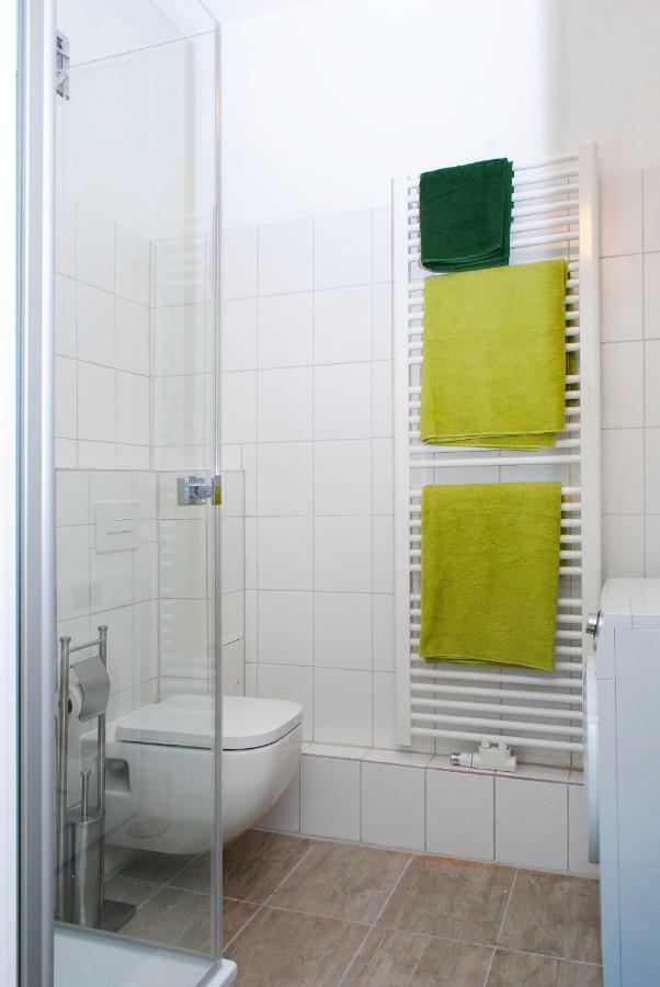 Apartment über Dem Kino Toni